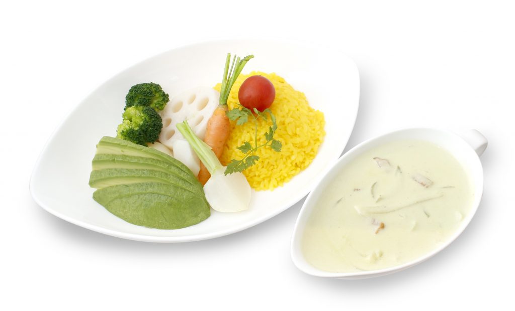 KITTE丸の内 温野菜とサフランライスのアボカドクリームシチュー