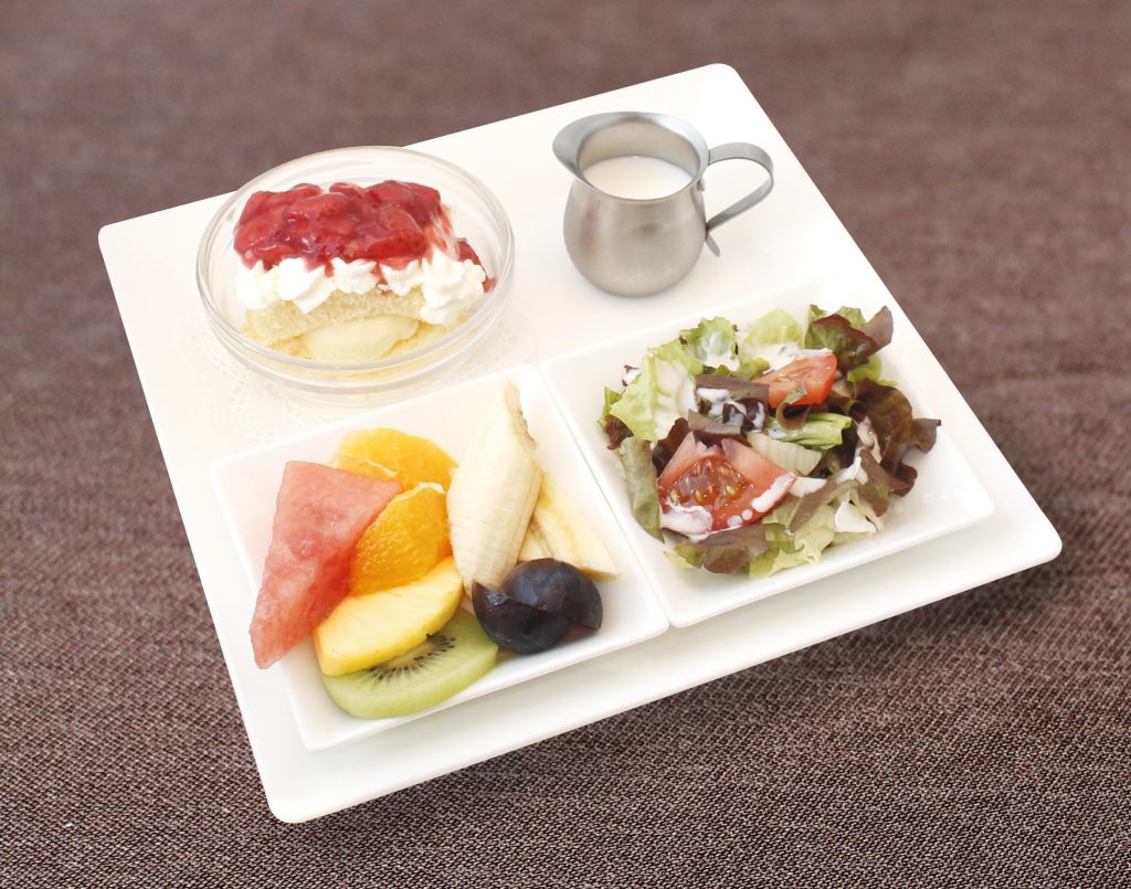 信濃町 レイトモーニングプレート ドリンク付き