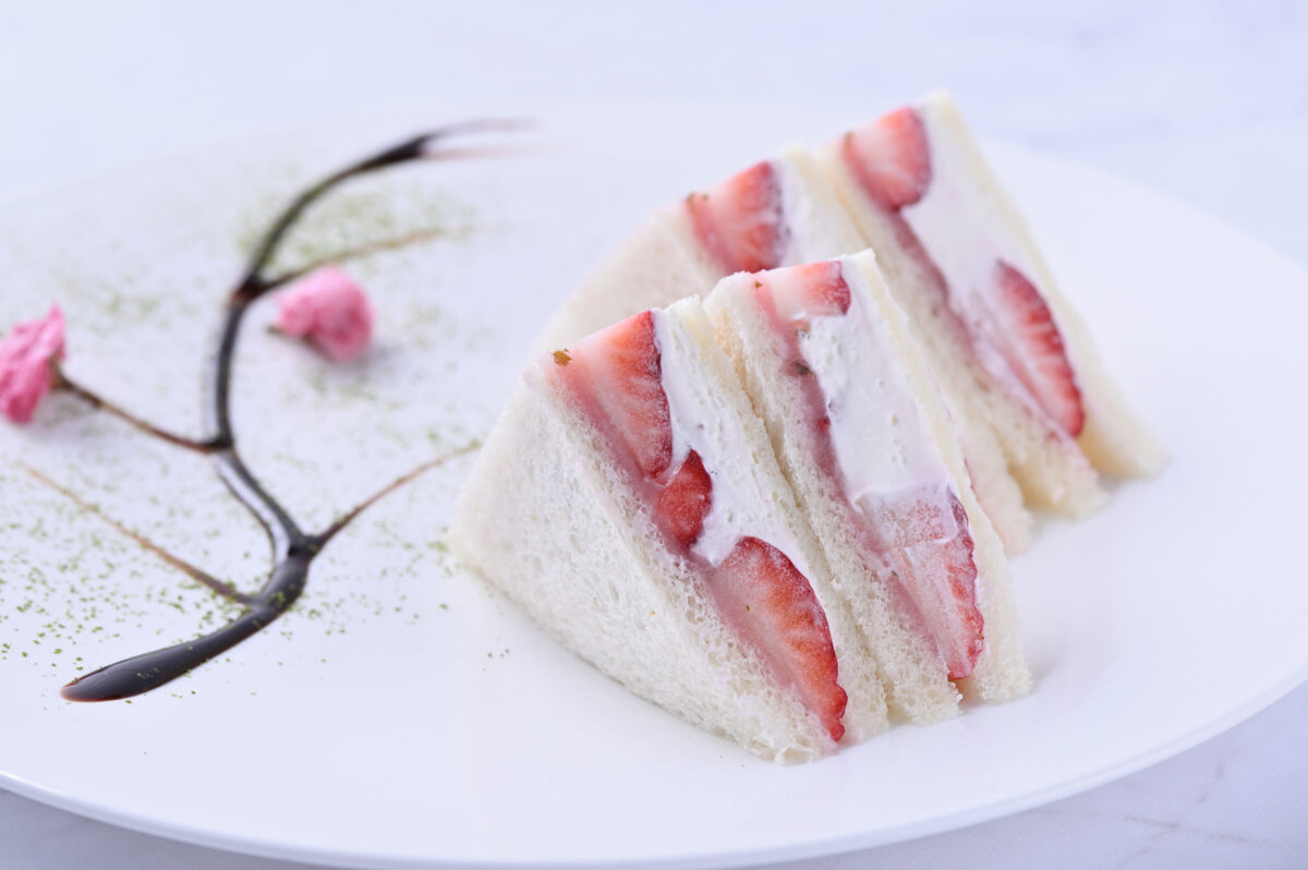 桜ストロベリーサンド(ハーフ)