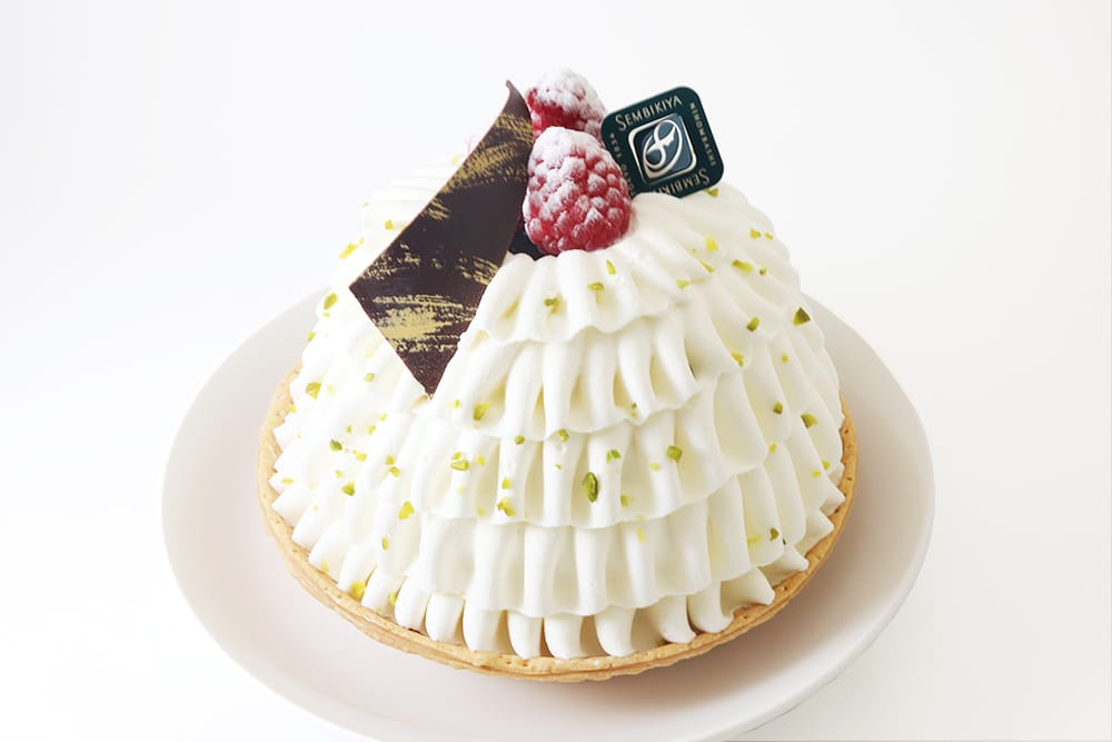 4月マンスリーケーキ　バナナクリームタルト