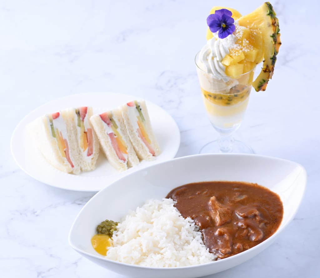 kitte_Half-size_se_Pineapple&coconut_parfait