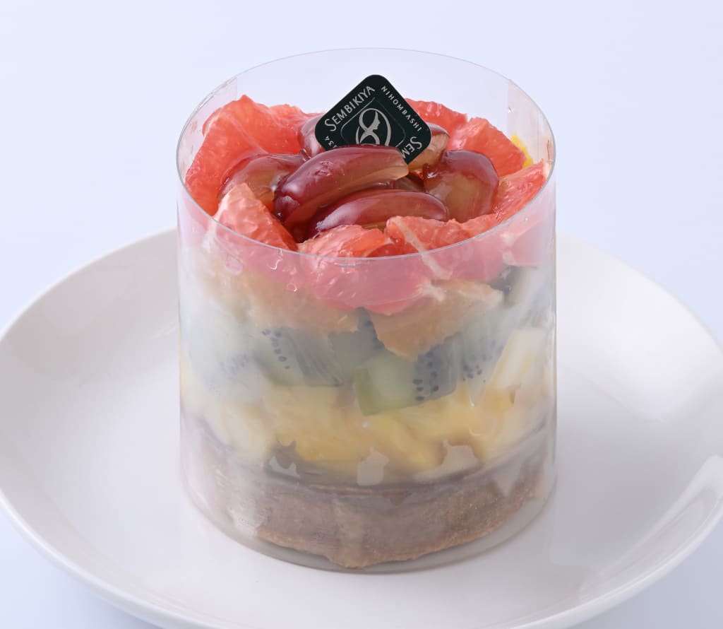 SI_Overflowing_FruitTart_mix_grape